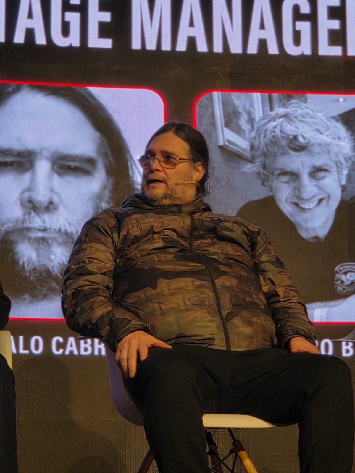 Panelista del Panel de Stage Managers durante su intervención